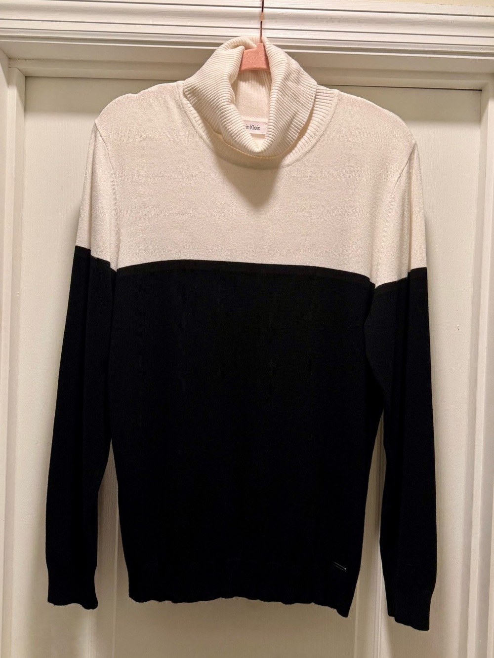 Women’s Calvin Klein Two-Tone Cream and Black Turtleneck Sweater, Large